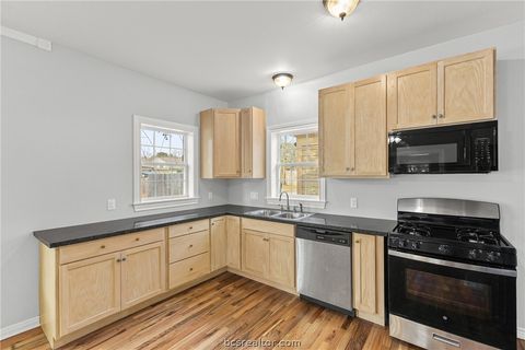 Tiny photo for 710 E 32nd Street, Bryan, TX 77803 (MLS # 26002290)