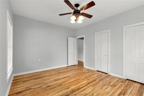 Tiny photo for 710 E 32nd Street, Bryan, TX 77803 (MLS # 26002290)