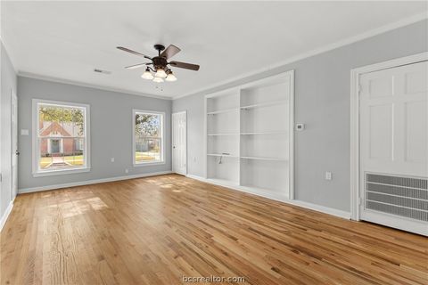 Tiny photo for 710 E 32nd Street, Bryan, TX 77803 (MLS # 26002290)