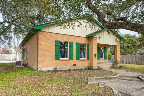 Tiny photo for 710 E 32nd Street, Bryan, TX 77803 (MLS # 26002290)