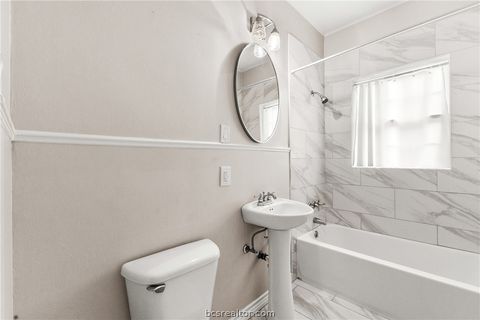 Tiny photo for 710 E 32nd Street, Bryan, TX 77803 (MLS # 26002290)