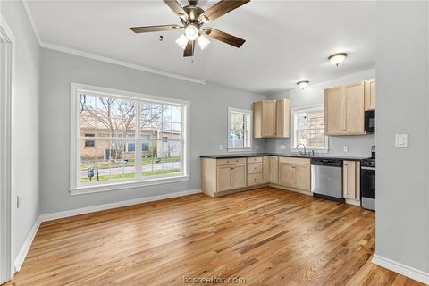 Tiny photo for 710 E 32nd Street, Bryan, TX 77803 (MLS # 26002290)