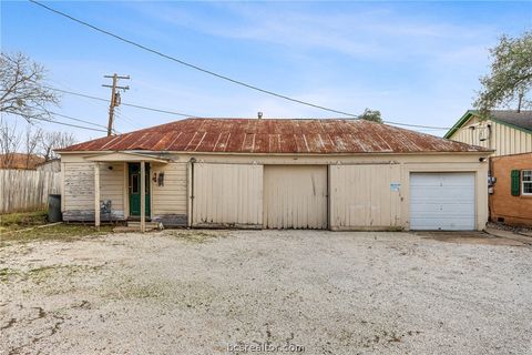 Tiny photo for 710 E 32nd Street, Bryan, TX 77803 (MLS # 26002290)