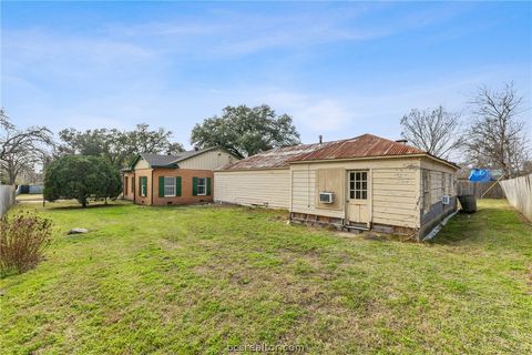 Tiny photo for 710 E 32nd Street, Bryan, TX 77803 (MLS # 26002290)