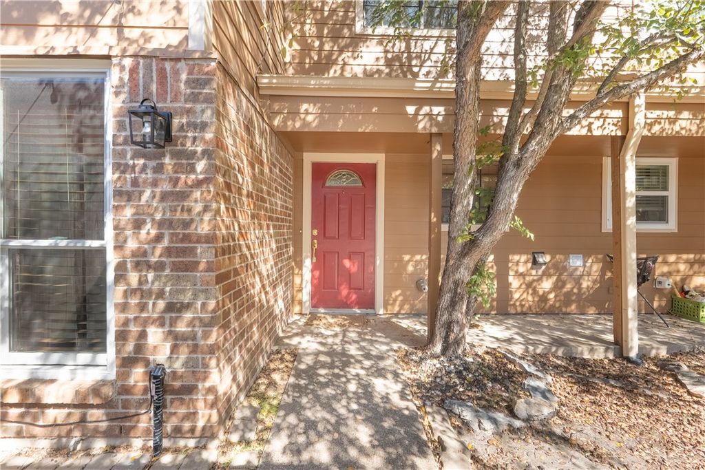 Photo of 2827 Oakside Drive, Bryan, TX 77802 (MLS # 25011528)