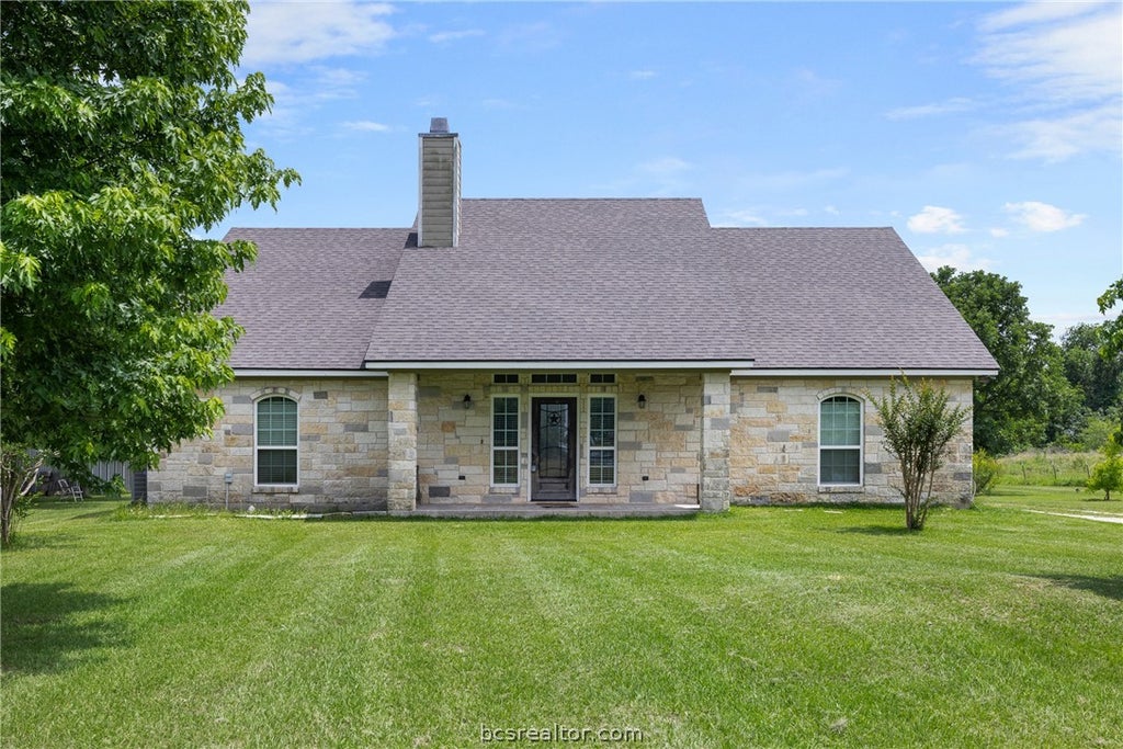 Photo of 476 LCR 640, Groesbeck, TX 76642 (MLS # 26010682)