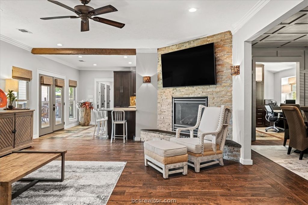Photo of 1502 Reimer ST, Brenham, TX 77833 (MLS # 26006552)