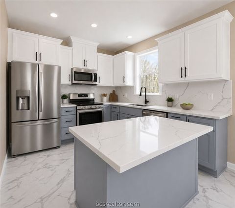 Tiny photo for 1309 W Washington Avenue, Navasota, TX 77868 (MLS # 26005142)