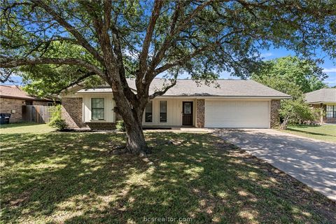 Photo of 1103 Austin Avenue, College Station, TX 77845 (MLS # 26004476)