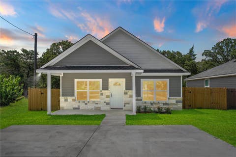 Tiny photo for 1913 Marshall Avenue, Bryan, TX 77803 (MLS # 26008619)