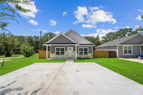 Tiny photo for 1913 Marshall Avenue, Bryan, TX 77803 (MLS # 26008619)