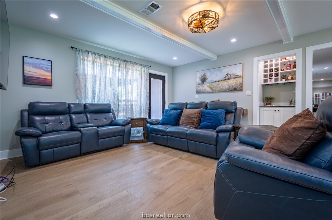15 Golfclub Drive