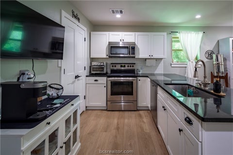 Tiny photo for 15 Golfclub Drive, Hilltop Lakes, TX 77871 (MLS # 26007408)