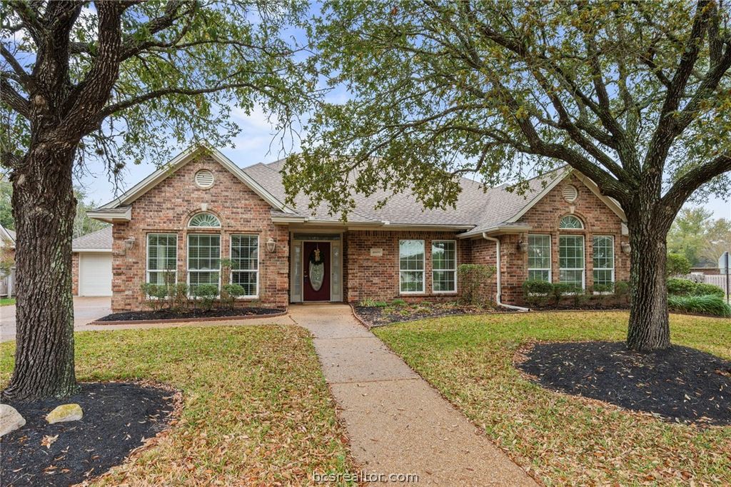Photo of 4609 Bogey Ct, College Station, TX 77845 (MLS # 26002990)