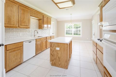 Tiny photo for 4601 Park Haven Circle, Bryan, TX 77802 (MLS # 26005456)