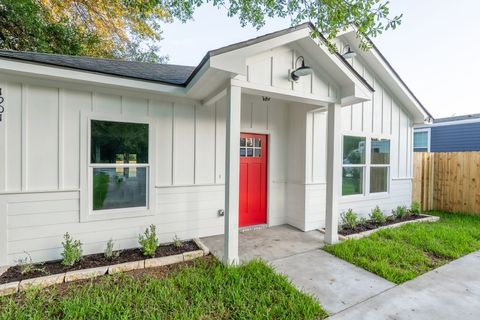 Tiny photo for 1901 Marshall Avenue, Bryan, TX 77803 (MLS # 26008811)