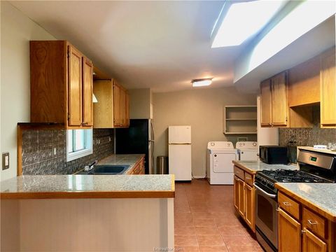 Tiny photo for 807 Vine Street, Bryan, TX 77802 (MLS # 26003602)