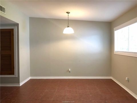 Tiny photo for 807 Vine Street, Bryan, TX 77802 (MLS # 26003602)