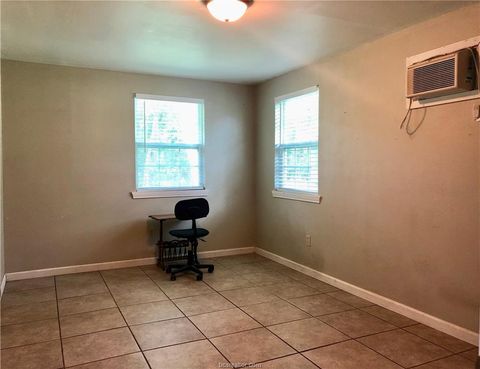 Tiny photo for 807 Vine Street, Bryan, TX 77802 (MLS # 26003602)