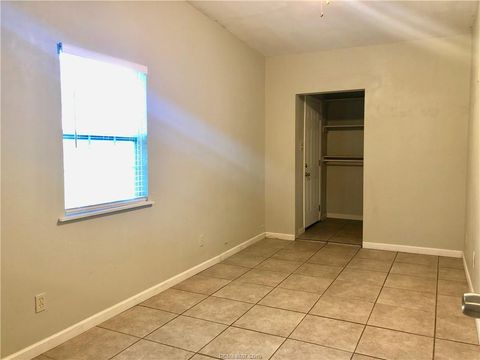 Tiny photo for 807 Vine Street, Bryan, TX 77802 (MLS # 26003602)