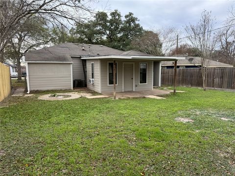 Tiny photo for 1302 E 23rd Street, Bryan, TX 77803 (MLS # 26003369)