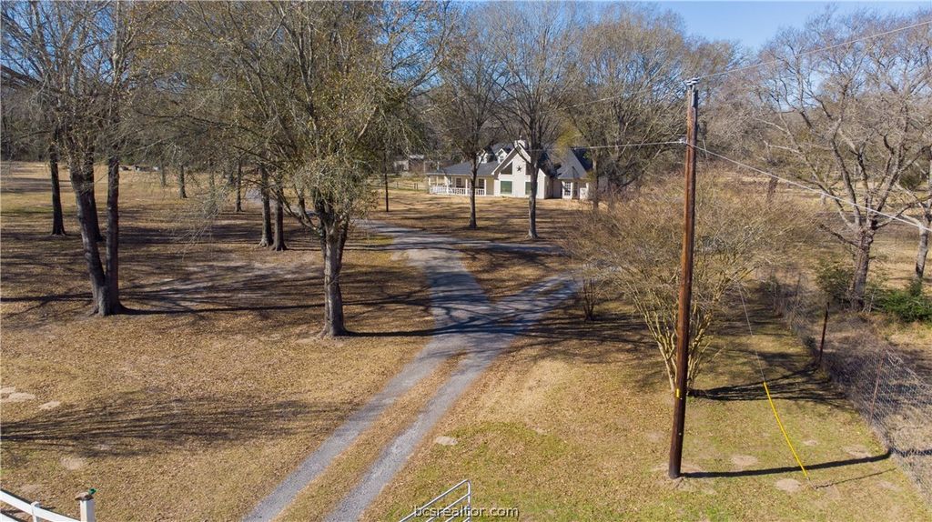 Photo of 17406 County Road 4821, Normangee, TX 77871 (MLS # 26001609)