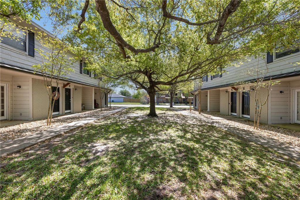 Photo of 1407 Airline Drive #B, College Station, TX 77845 (MLS # 26003784)