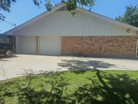 Tiny photo for 601 Rogers ST, Normangee, TX 77871 (MLS # 26006029)