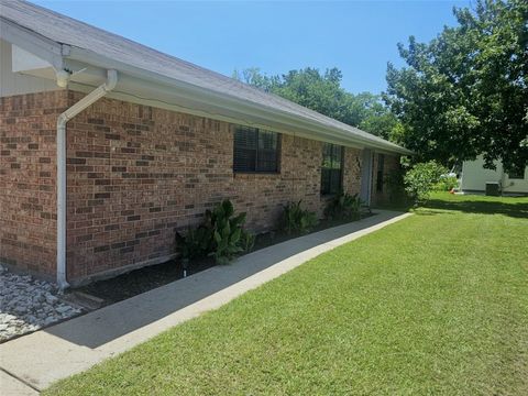 Tiny photo for 601 Rogers ST, Normangee, TX 77871 (MLS # 26006029)
