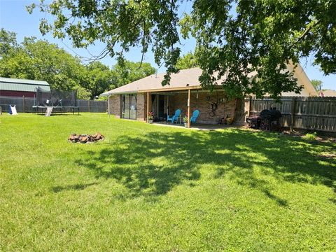 Tiny photo for 601 Rogers ST, Normangee, TX 77871 (MLS # 26006029)