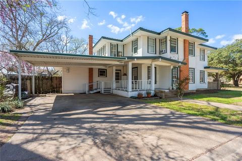 Tiny photo for 501 W Buck Street, Caldwell, TX 77836 (MLS # 26002644)