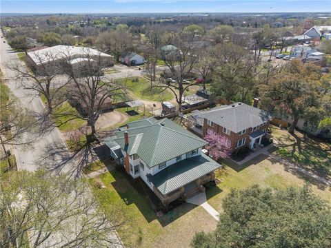 Tiny photo for 501 W Buck Street, Caldwell, TX 77836 (MLS # 26002644)