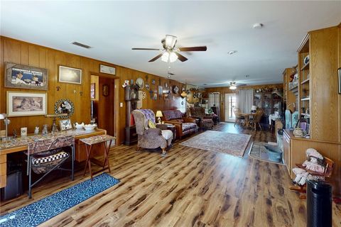 Tiny photo for 409 W Morgan Street, Franklin, TX 77856 (MLS # 25013021)