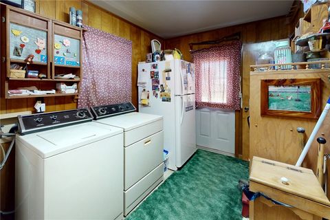 Tiny photo for 409 W Morgan Street, Franklin, TX 77856 (MLS # 25013021)