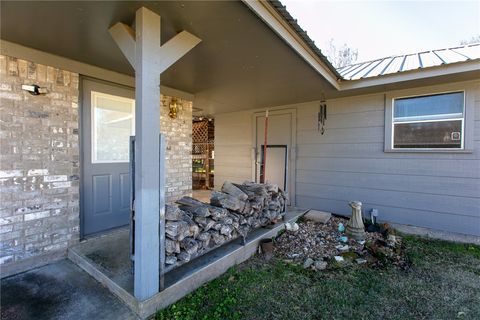 Tiny photo for 409 W Morgan Street, Franklin, TX 77856 (MLS # 25013021)