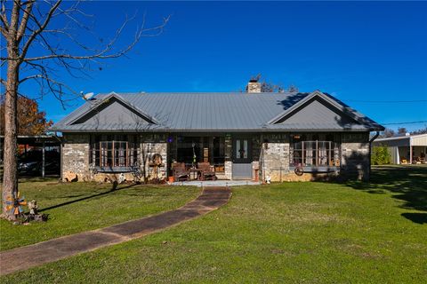 Tiny photo for 409 W Morgan Street, Franklin, TX 77856 (MLS # 25013021)