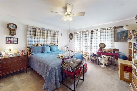 Tiny photo for 409 W Morgan Street, Franklin, TX 77856 (MLS # 25013021)