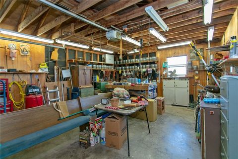 Tiny photo for 409 W Morgan Street, Franklin, TX 77856 (MLS # 25013021)