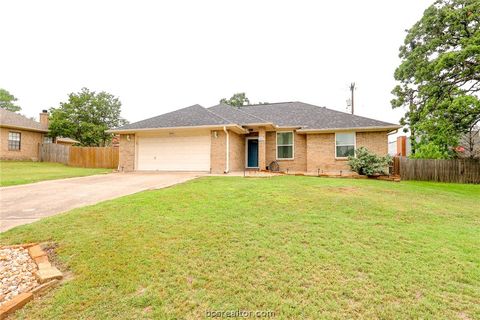 Tiny photo for 2004 Sandalwood Lane, Bryan, TX 77807 (MLS # 26005218)