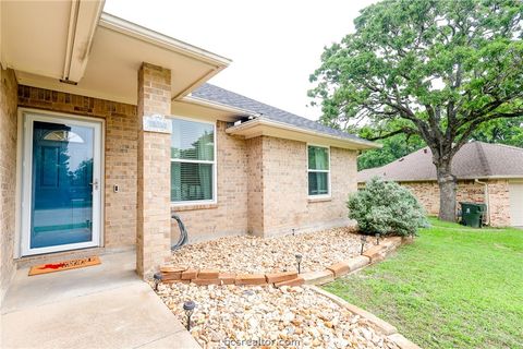 Tiny photo for 2004 Sandalwood Lane, Bryan, TX 77807 (MLS # 26005218)