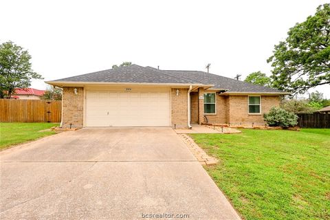 Tiny photo for 2004 Sandalwood Lane, Bryan, TX 77807 (MLS # 26005218)