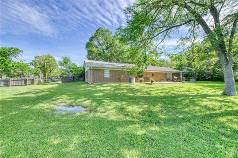 Tiny photo for 309 Heath Avenue, Madisonville, TX 77864 (MLS # 26004621)
