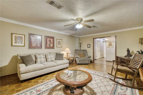 Tiny photo for 309 Heath Avenue, Madisonville, TX 77864 (MLS # 26004621)
