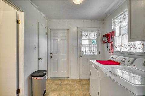 Tiny photo for 309 Heath Avenue, Madisonville, TX 77864 (MLS # 26004621)
