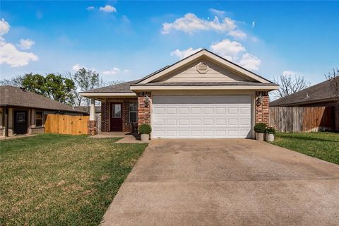 Photo of 1002 Copperas Bend Bnd, Caldwell, TX 77836 (MLS # 26003186)