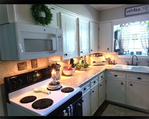 Tiny photo for 206 Heath Avenue, Madisonville, TX 77864 (MLS # 26012092)