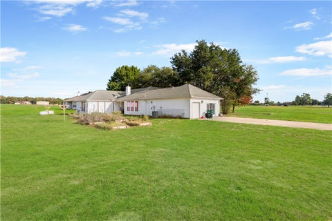 Tiny photo for 118 Edgewood Drive, Hilltop Lakes, TX 77871 (MLS # 26012935)
