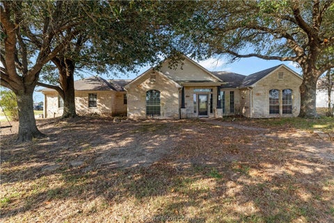 Photo of 118 Edgewood Drive, Hilltop Lakes, TX 77871 (MLS # 26012935)