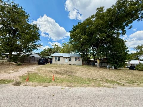 Photo of 804 Mill, Rockdale, TX 76567 (MLS # 25012365)