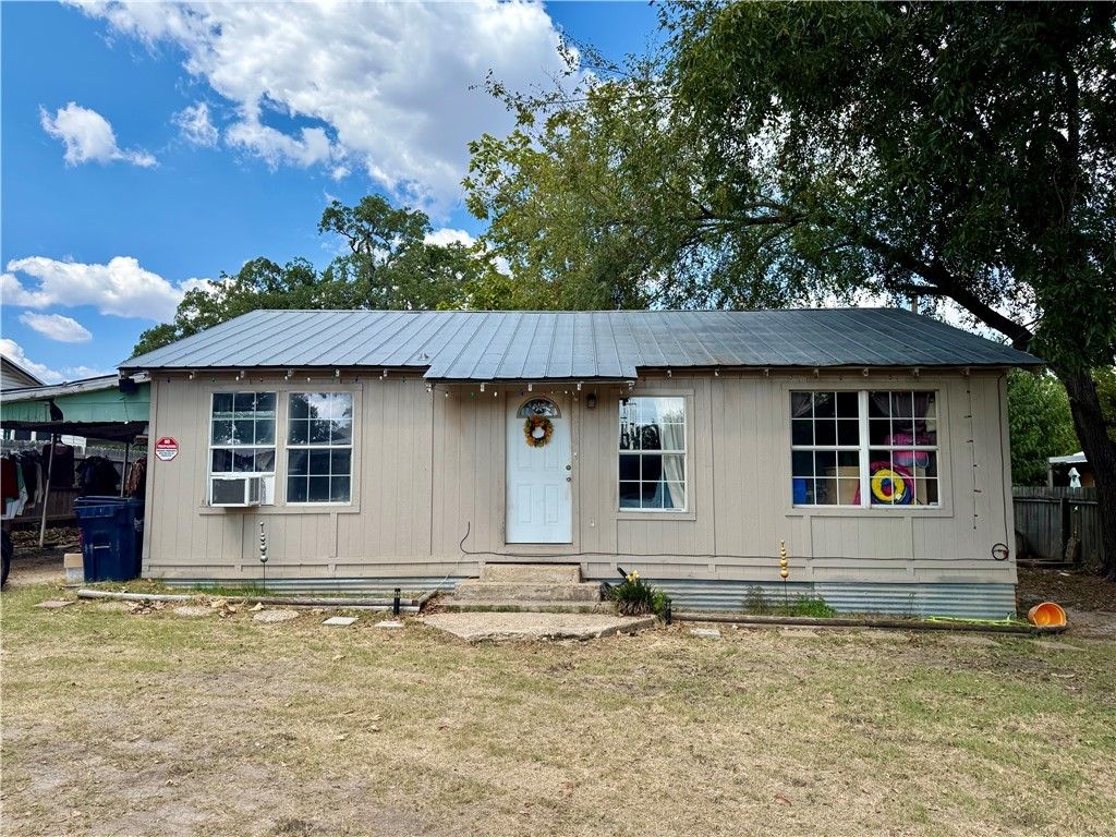 Photo of 804 Mill, Rockdale, TX 76567 (MLS # 25012365)
